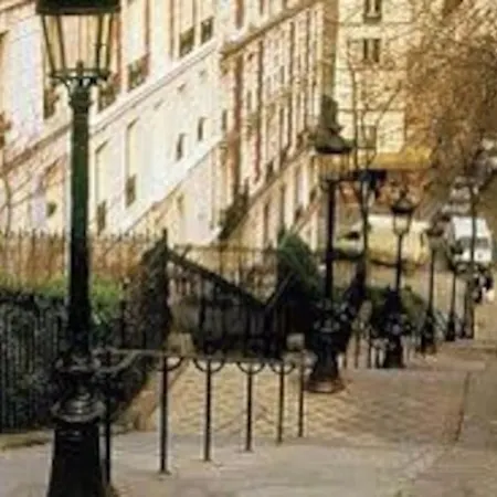 2 Pieces Parisien à 10 Min De Montmartre